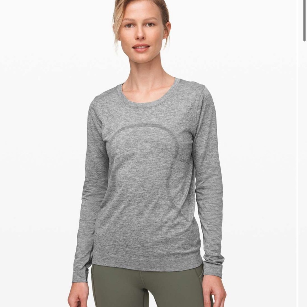 Lululemon Swiftly Relax Long Sleeve in Slate/White size 6